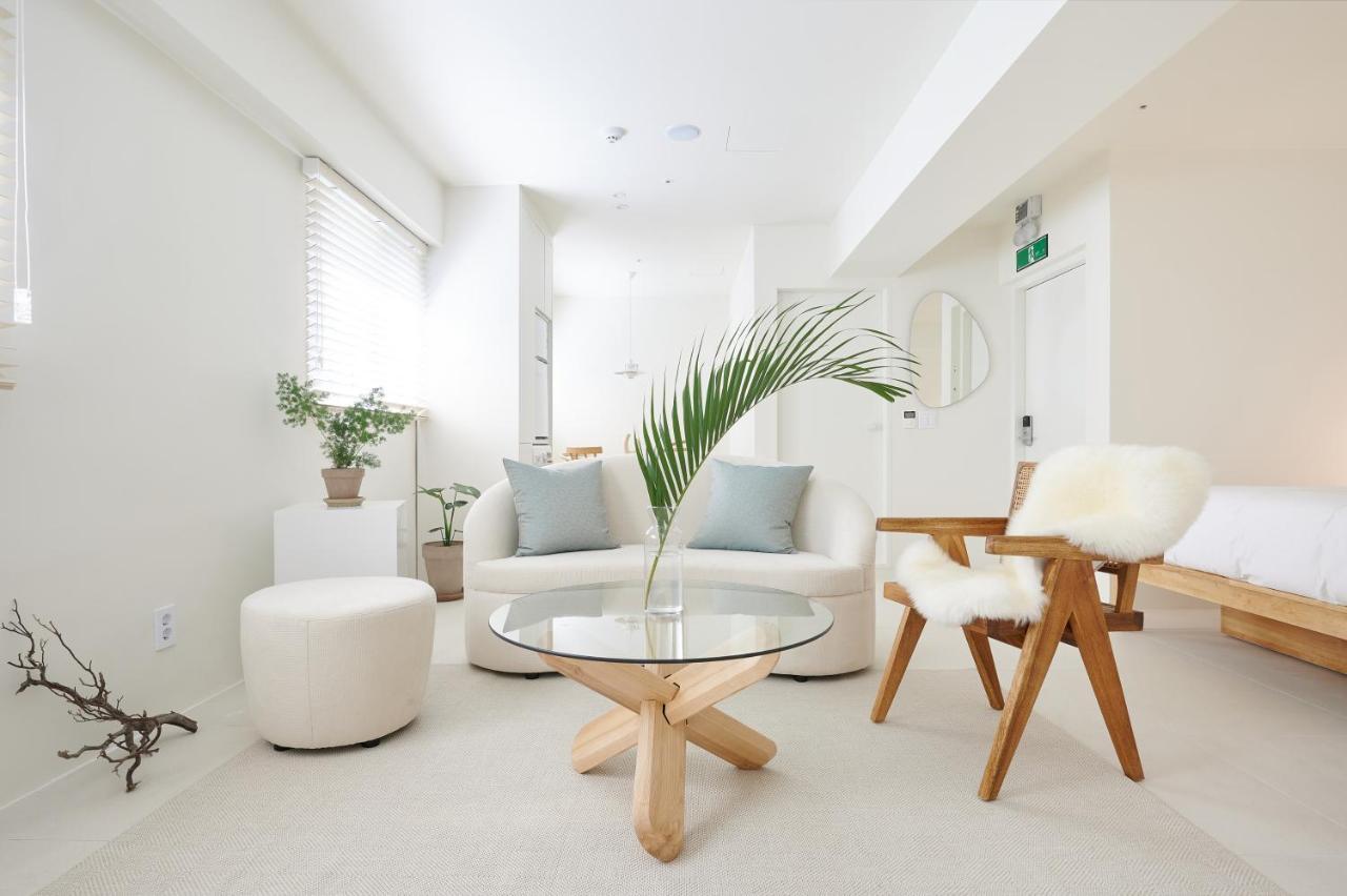Апартаменты White Linen House Сеул Экстерьер фото